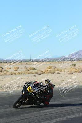 media/Jan-10-2025-CVMA Friday Practice (Fri) [[489e0da257]]/Group 4 and Trackday/Session 2 (Turn 4 Inside)/